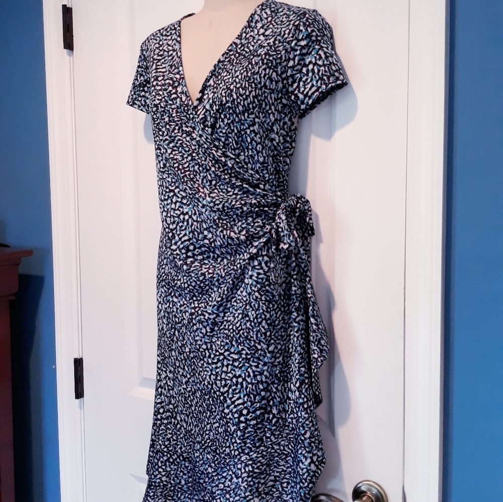 *SOLD* Adorable Wrap Dress